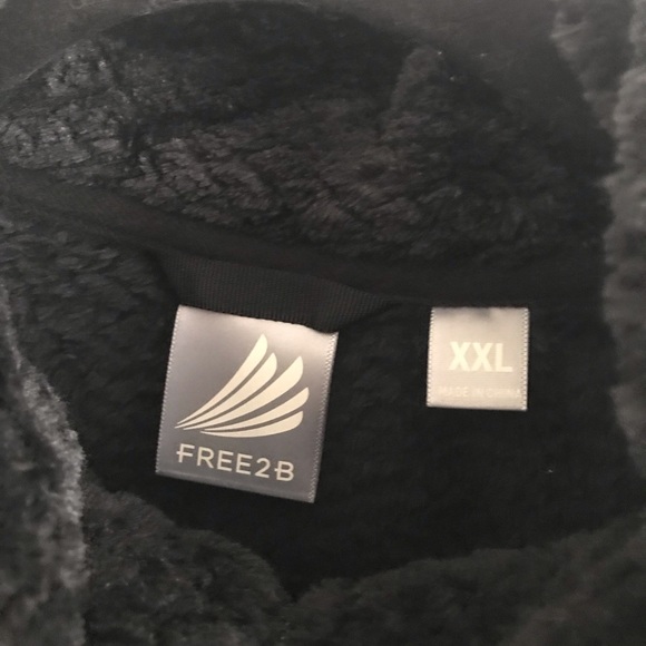 Women’s XXL Free2b braided butter piled zip up jacket. New with tags. - Picture 4 of 6